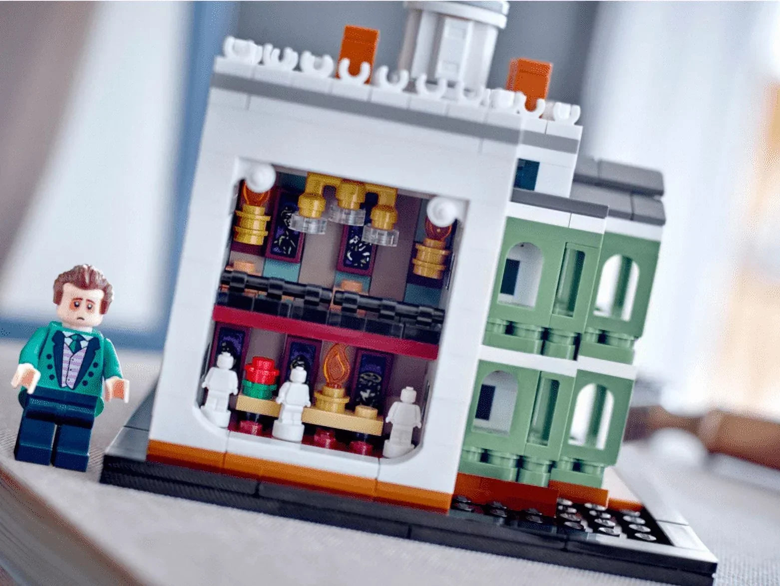 LEGO Disney Mini Enchanted Mansion # 40521 - 680 Pieces