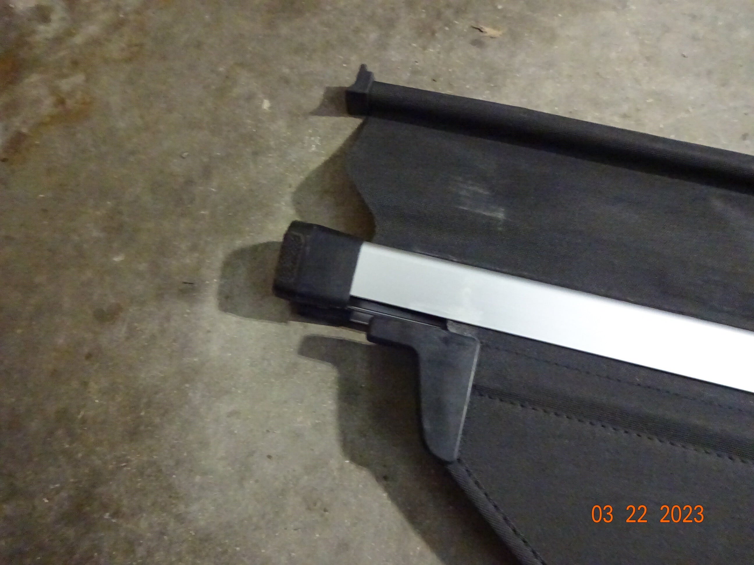 Pre-Owned 2014 Subaru Forester Rear Black Retractable Cargo Cover OEM (Good)